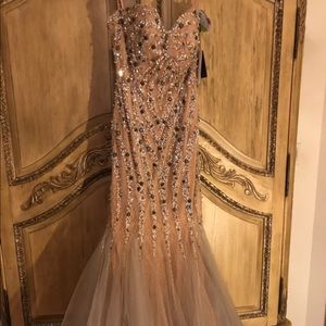 Prom dress brand new and wedding